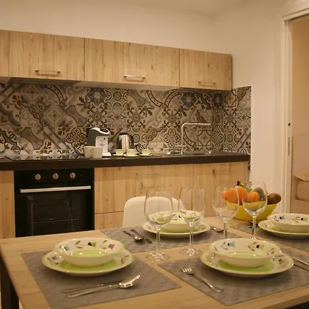 Casa Gaudi * Szirakúza